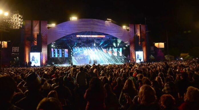 La Próspero Molina se viste de fiesta: comienza el 66º Festival Nacional de Folklore Cosquín