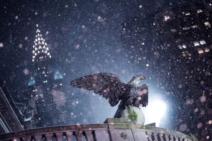 Trump ante una inminente tormenta invernal en EE UU niega el cambio climático